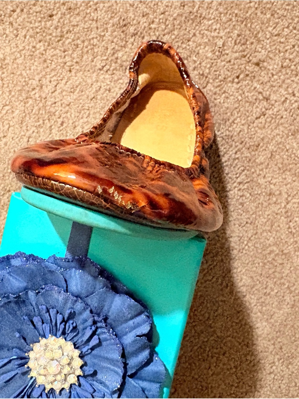 Tieks Tortoiseshell Patent Ballet Flats with Turquoise Heel Tab - Picture 5 of 5